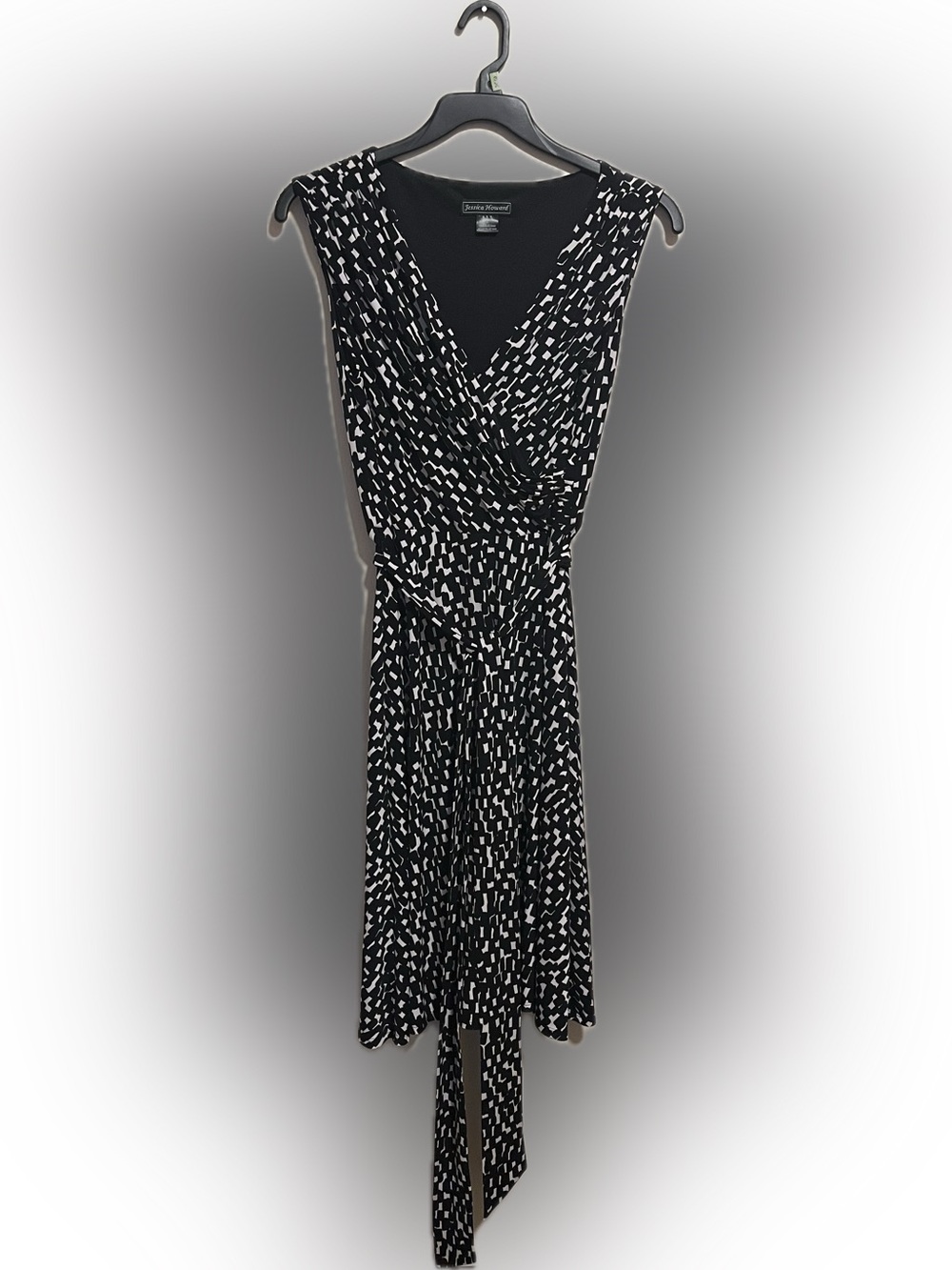 Jessica Howard Black & White Abstract Maxi Dress